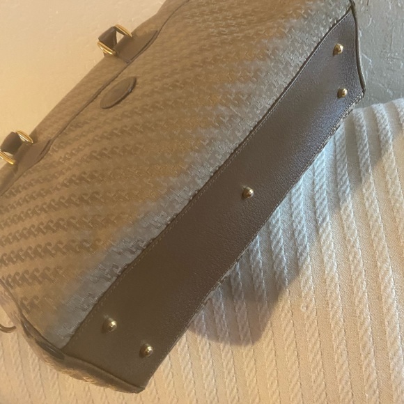 Gucci!🔥🔥 - Picture 4 of 5